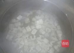 糖醋藕丁的做法图解1