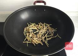 鱼腥草炒鸡蛋的做法图解4