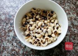 眉豆薏米排骨粥的做法图解3