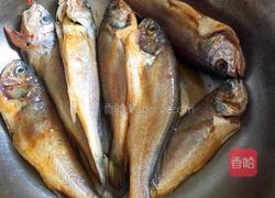 煎黄花鱼的做法图解7