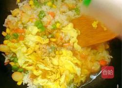 蟹肉棒蛋炒饭的做法图解7