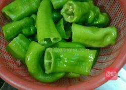 虎皮尖椒的做法图解1