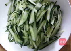 凉拌黄瓜丝的做法图解1