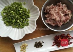 蒜苔炒肉末，饼夹标配的做法图解1