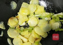 尖椒炒土豆片的做法图解5