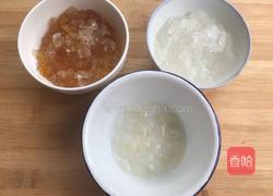 夏日的桃胶雪燕皂角米银耳羹的做法图解6