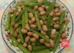 炝拌芹菜花生米的做法图解15