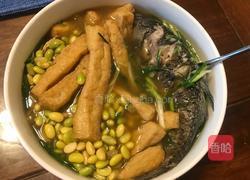 “一汤两吃”鲫鱼汤的做法图解5
