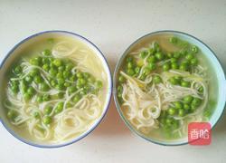 豌豆鸡汤面的做法图解5
