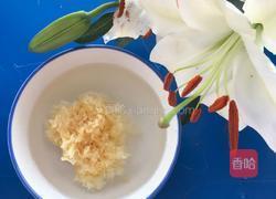 银耳红枣桃胶羹的做法图解3