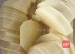 炖土豆片的做法图解1