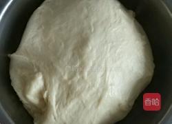 鲜虾红肠披萨的做法图解1