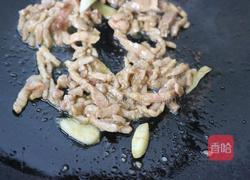 青椒肉丝鲜虾面的做法图解4