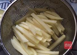 炸薯条的做法图解3