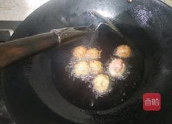 葱香炸丸子的做法图解4