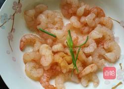 虾仁炒鸡蛋的做法图解2