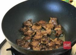 烧汁蘑菇炒牛肉粒的做法图解4