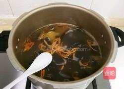 淡菜蛹虫草海带骨头汤的做法图解11