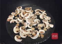 黑椒牛排炒蘑菇的做法图解3
