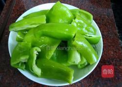 虎皮青椒的做法图解1