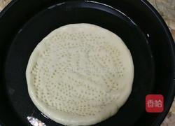 虾仁培根比萨的做法图解3