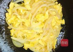 洋葱炒蛋的做法图解4
