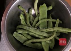 豆角焖面的做法图解1