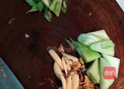 地瓜炒肉的做法图解1