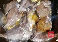 红烧鼓眼鱼（木叶鲽）的做法图解3