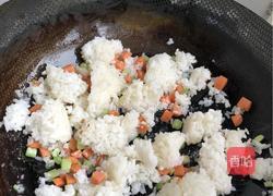 菠萝炒饭的做法图解5
