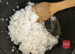 七彩蛋炒饭的做法图解2