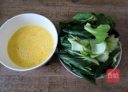 油菜炒蛋的做法图解2