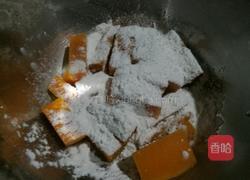 蛋黄焗南瓜条的做法图解3