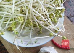 香辣豆芽菜的做法图解1