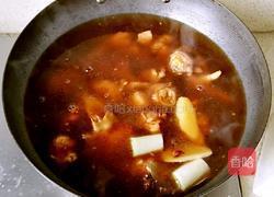 松菇炖鸡的做法图解7