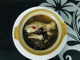 广东味~茶树菇鸡腿汤