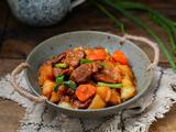 牛肉胡萝卜炖土豆