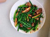 火腿蒜薹炒肉