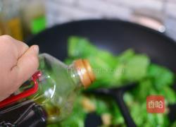 香菇炒小白菜的做法图解6