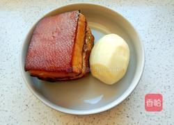 土豆扣肉的做法图解1