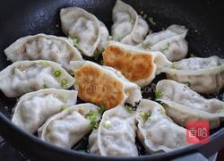 猪肉芹菜煎饺的做法图解12