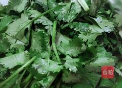 香菜炒肉丝的做法图解2