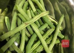 土豆炖豆角的做法图解1