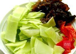 肉炒莴苣片的做法图解1