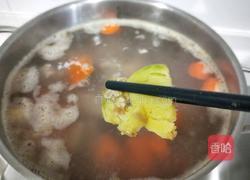 章鱼粉葛胡萝卜猪骨汤的做法图解4
