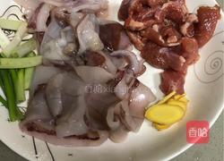 鲜鱿瘦肉粥的做法图解1