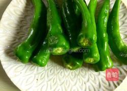 油焖尖椒的做法图解1