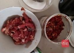 绿豆芽炒芹菜的做法图解1