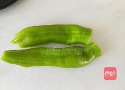 辣椒炒肥肠的做法图解2