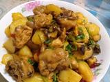 香菇土豆焖鸡块